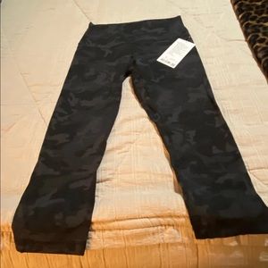 Lululemon athletica Align Crop 21” Size 10